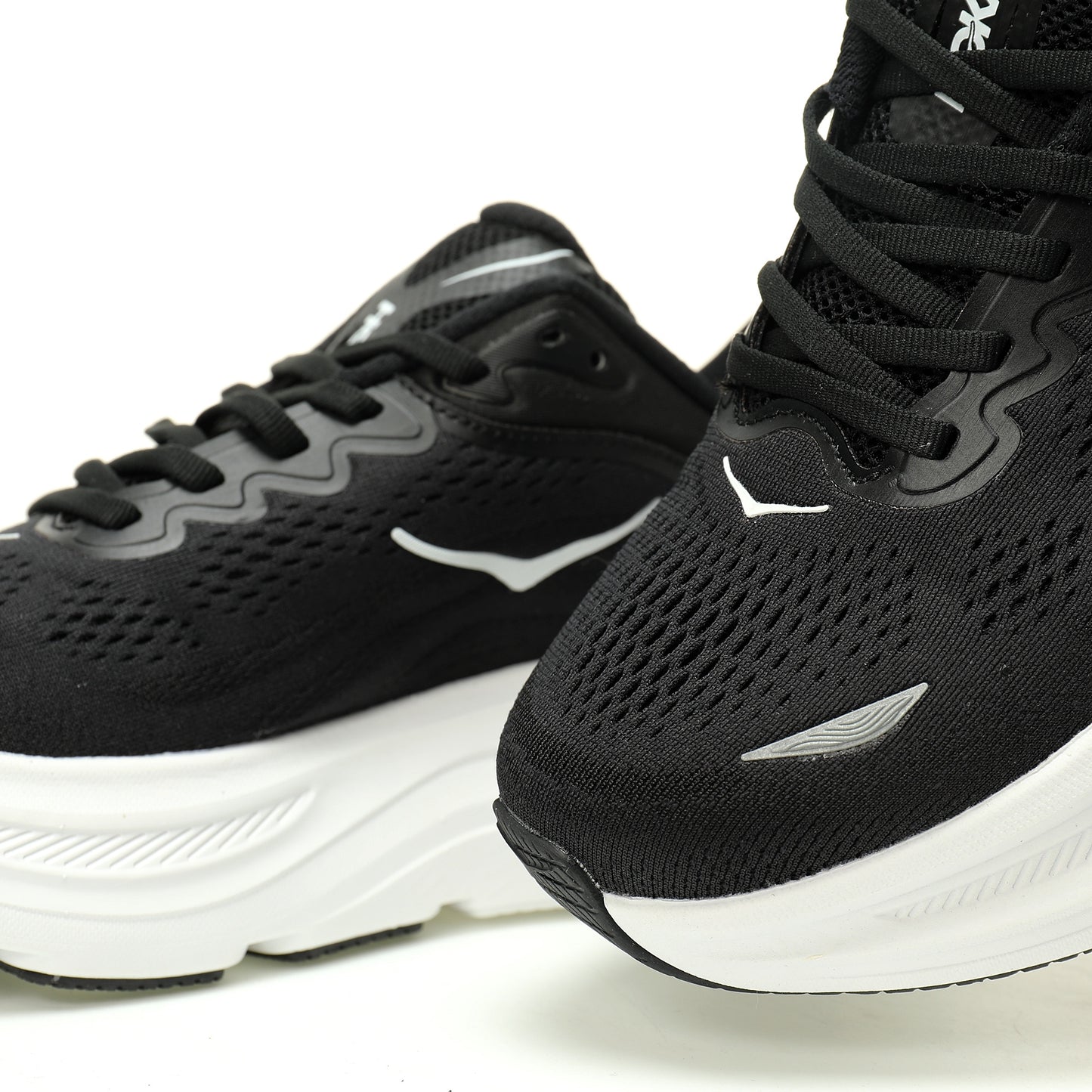 HOKA One One Clifton 9  Black/White