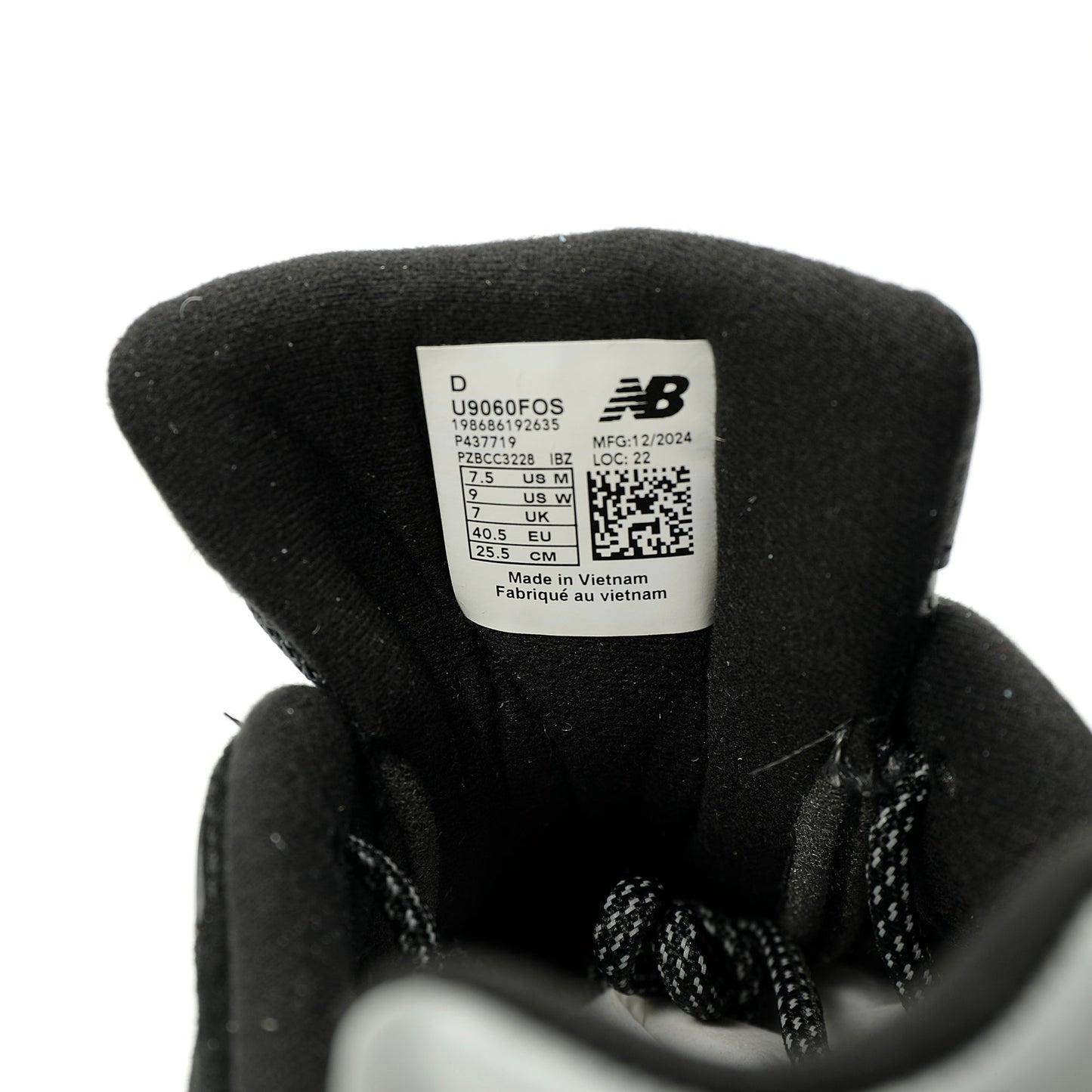 New Balance 9060 Sneaker   Black / Grey / Silver