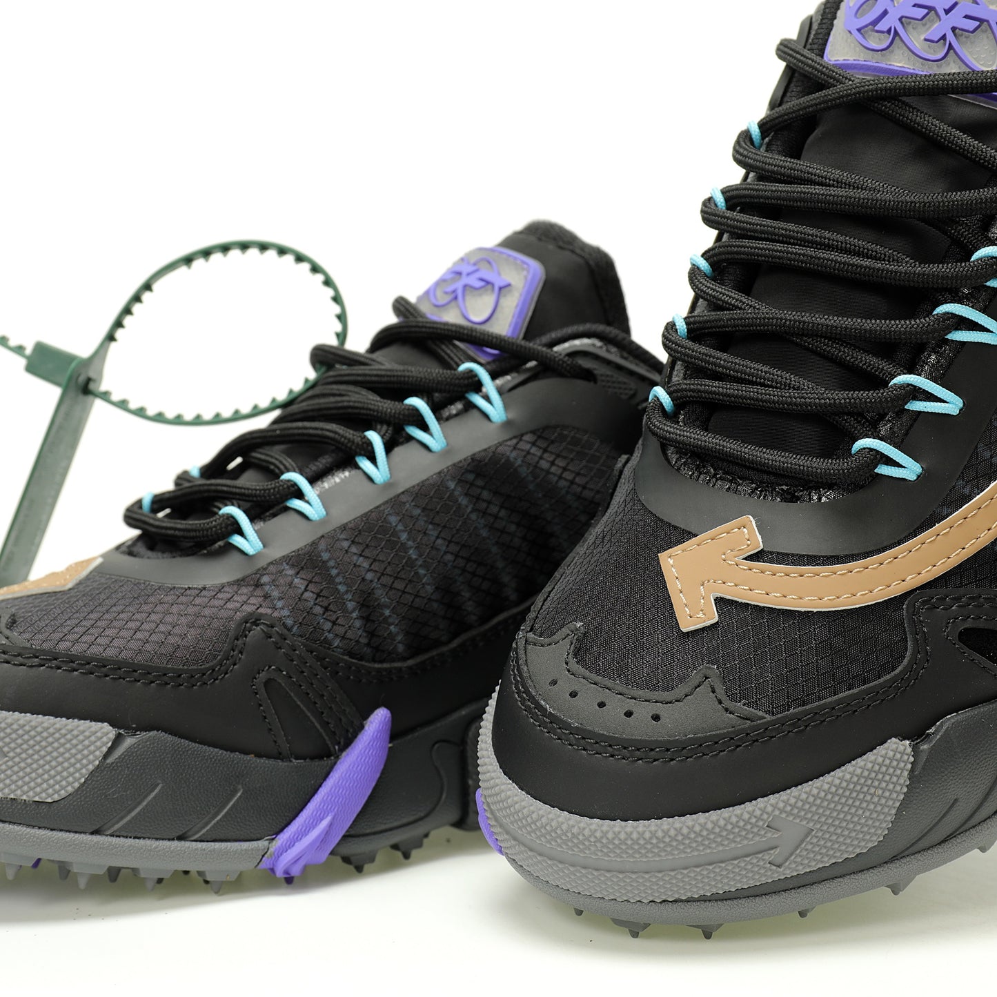 Off-White™ ODSY-2000 "Chunky Arrow" Sneaker  Black / Purple